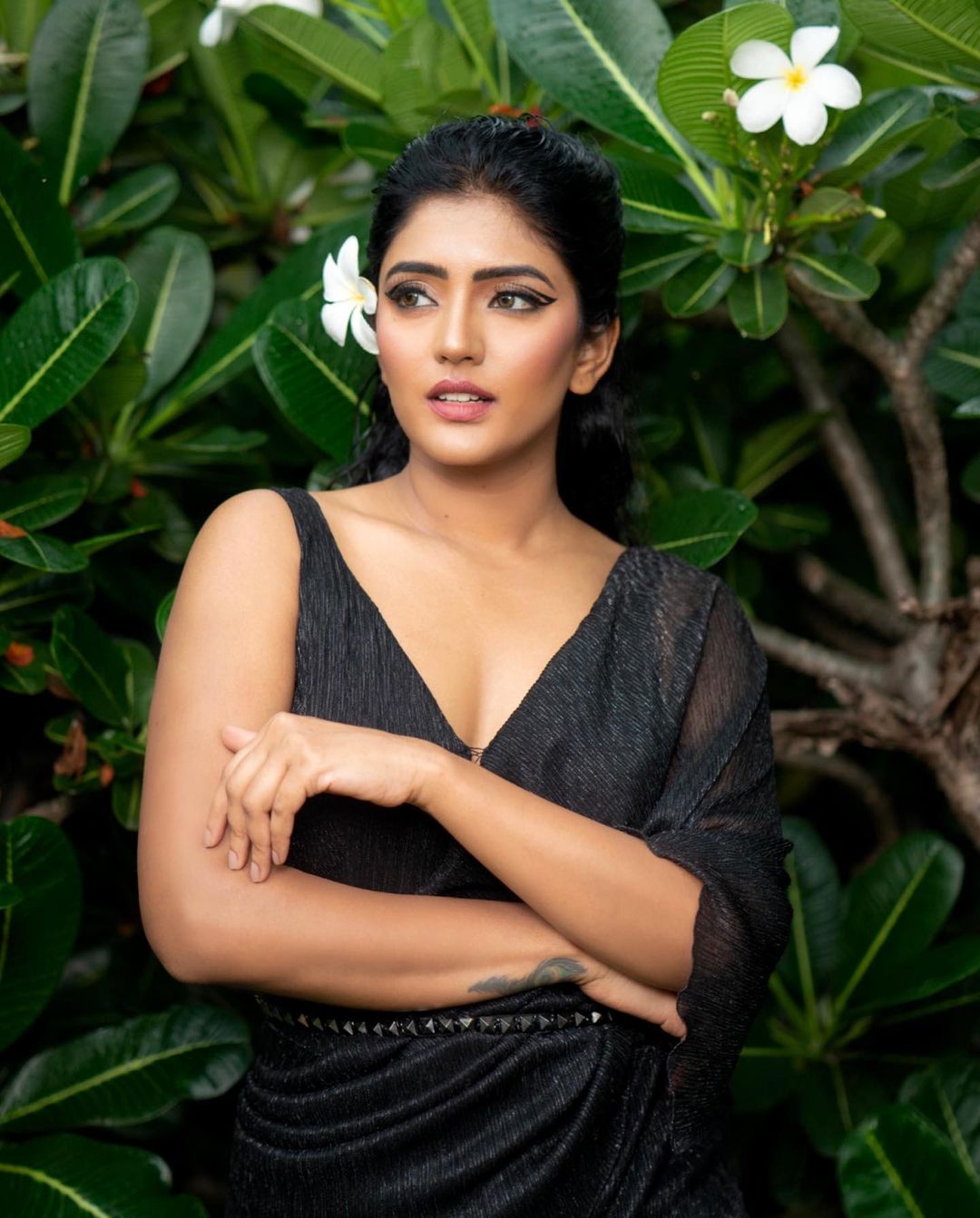 Eesha Rebba Stunning Photoshoot â€“ Telugu Nestam